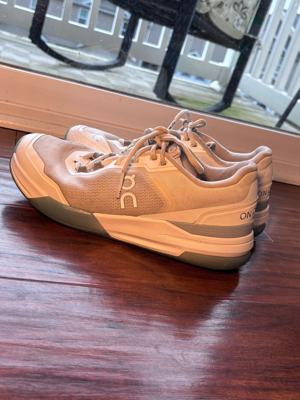 On Running THE ROGER Clubhouse Pro Tennis Shoes Women’s 8.5 White Gray